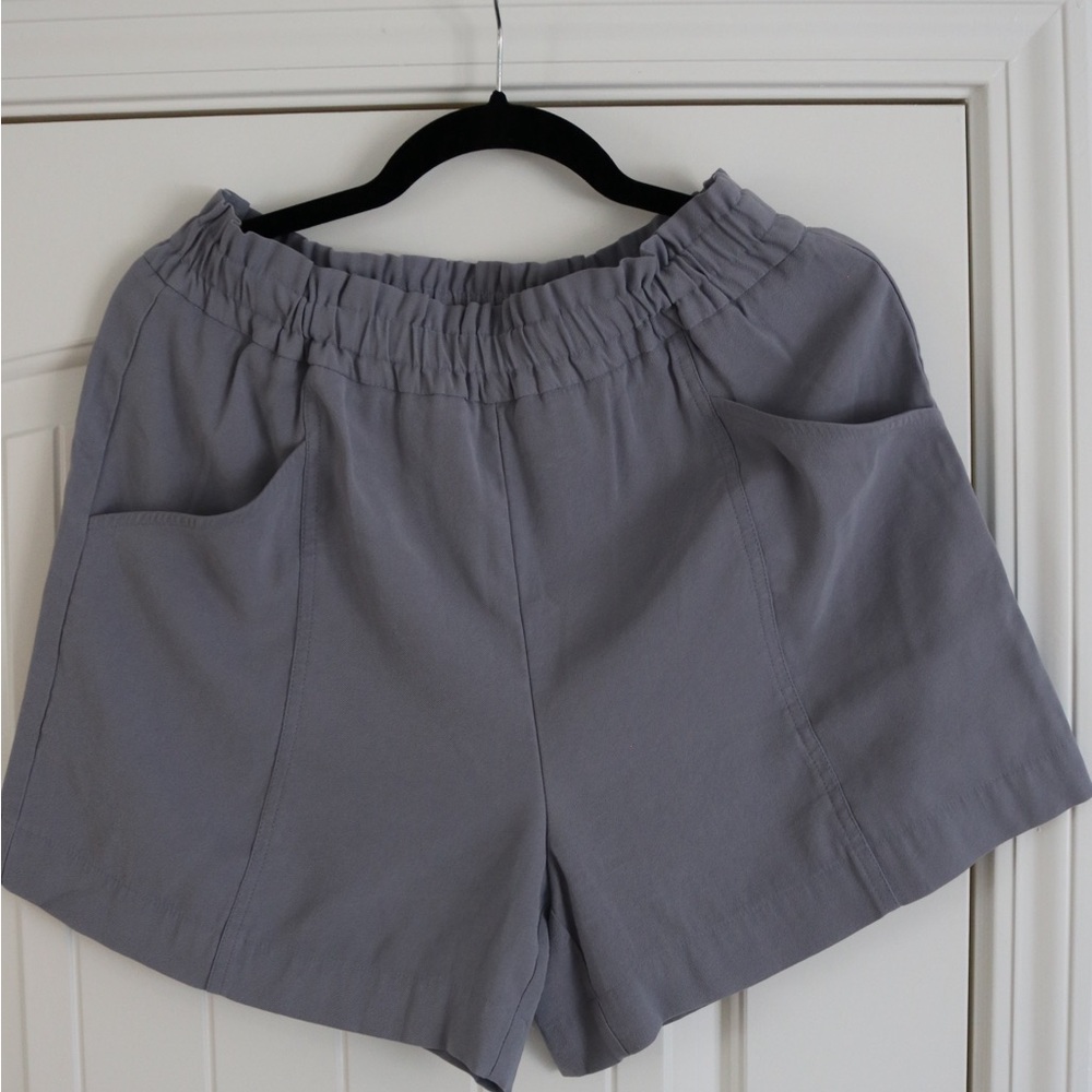 Simply Vera Vera Wang Light Grayish Lavender High-Waist Elastic Shorts - Size M - Picture 2 of 9